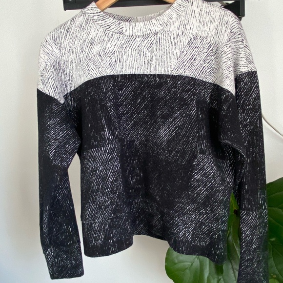 Banana Republic cotton blend sweater two-toned size small - Picture 6 of 7